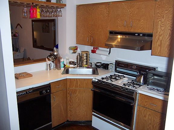 Kitchen w/ track lighting