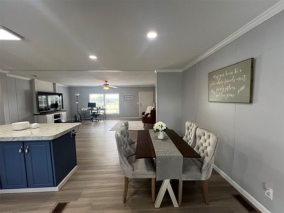 3rd image of 702 Paint Creek Rd