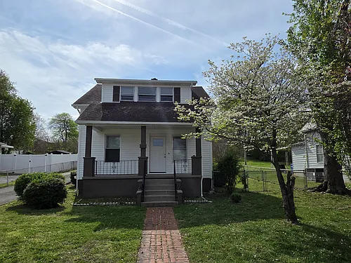 329 Telford St Photo 1