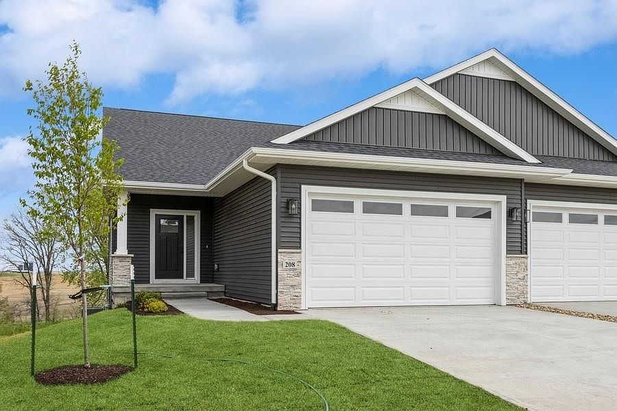 1st image of 208 Dogwood Ln