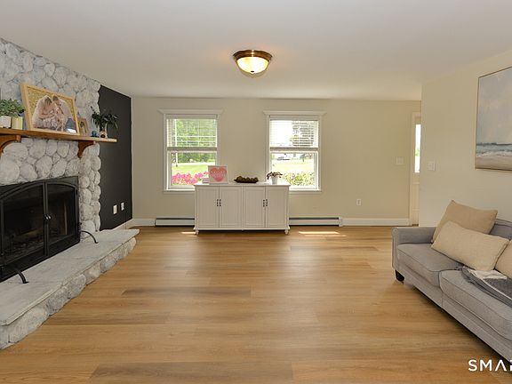 5th image of 109 Harrison Lane