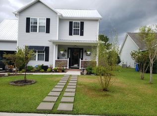 102 Providence Dr, Jacksonville, NC 28546