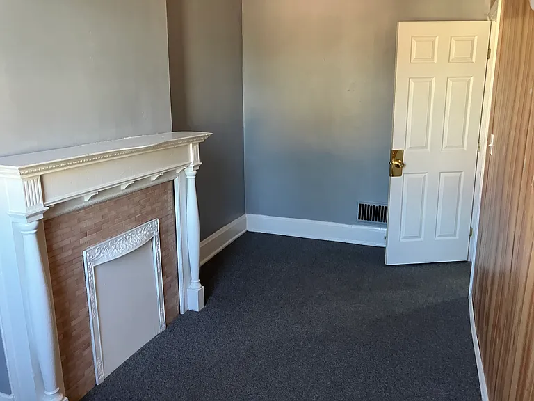 2238 Flora St — Photo 6