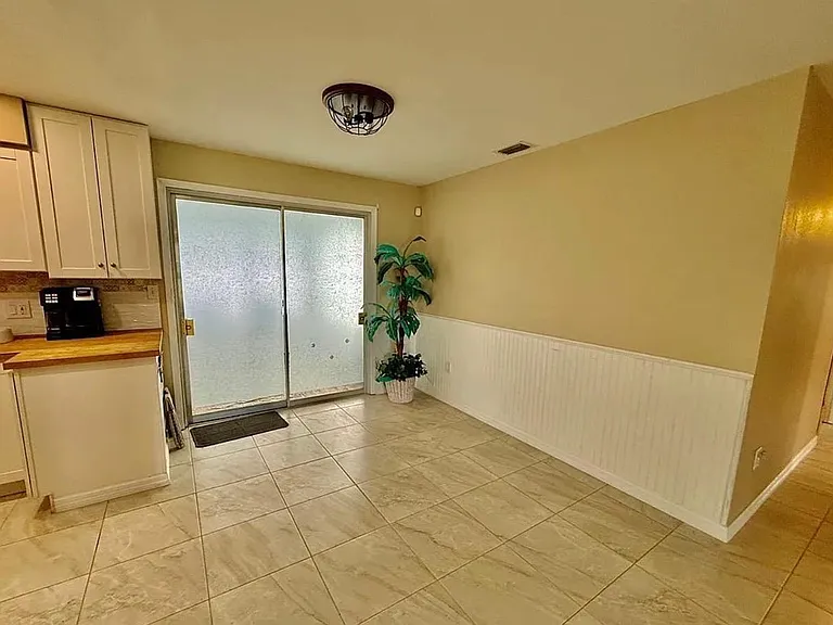 110 Texas Rd — Photo 5