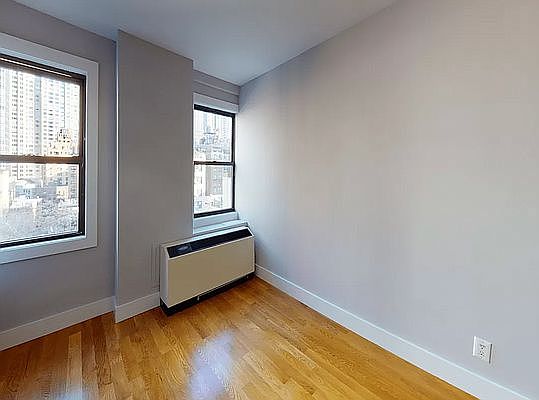 3rd image of 310 E 52nd St #2C