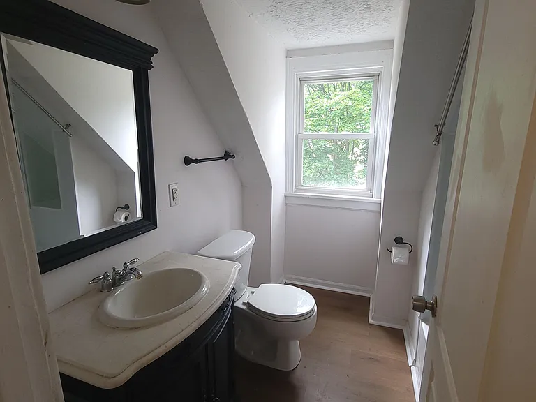 1401 Grant St — Photo 18