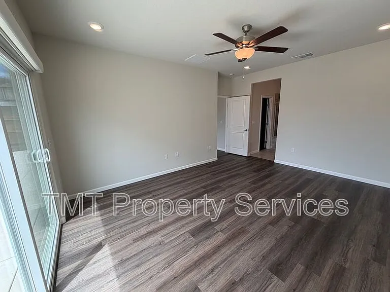 9106 Turnbull Ct — Photo 2