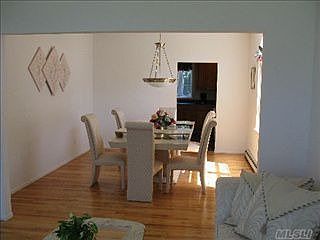 3rd image of 37 White Cliff Ln