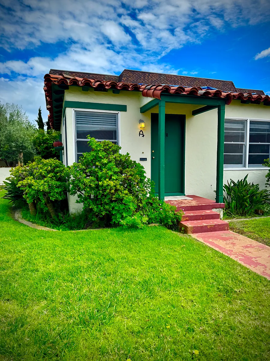 Building Photo - 4851 Brighton Ave #A