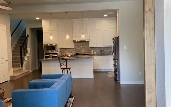 5th image of 7101 Royal View Dr