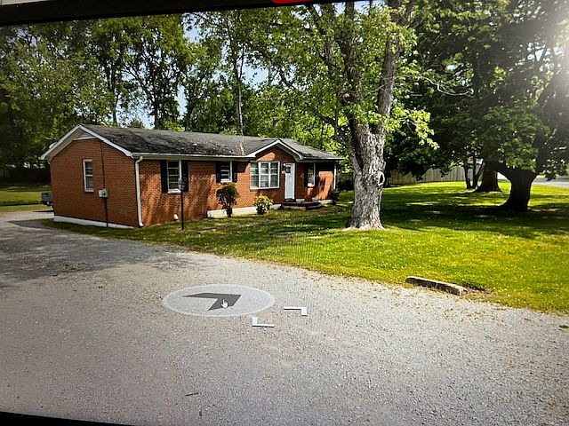 2nd image of 2000 Phyllis Ln