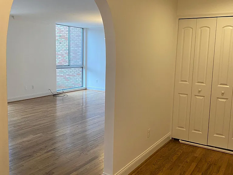 4043 W Maple Rd #D103 — Photo 5