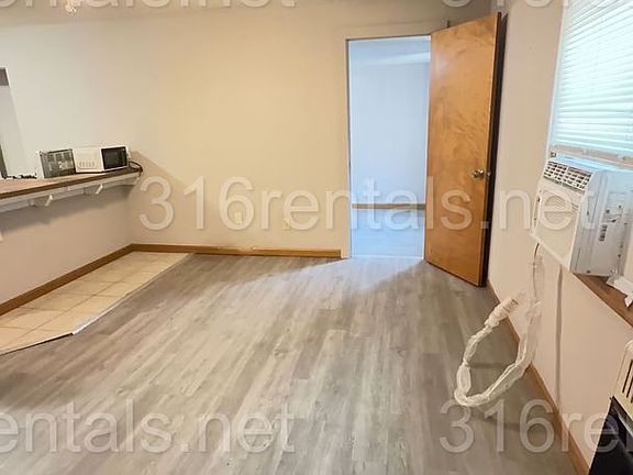 3rd image of 924 N Topeka St APT E5