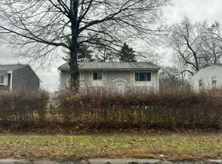 1888 Woodcrest Rd, Columbus, OH 43232