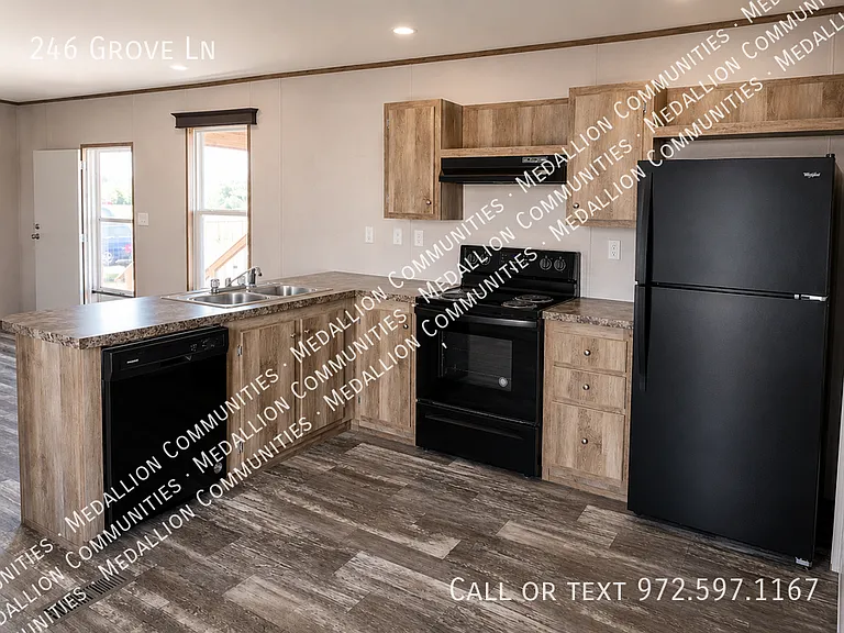 246 Grove Ln — Photo 2