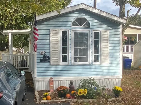 8 Thistle Way, Manchester, NH 03109