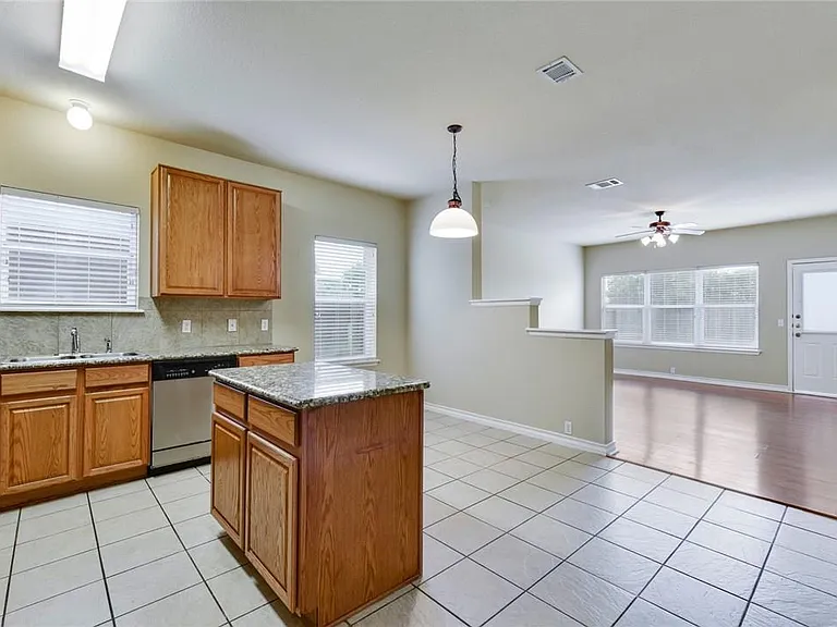 20817 Silverbell Ln — Photo 10