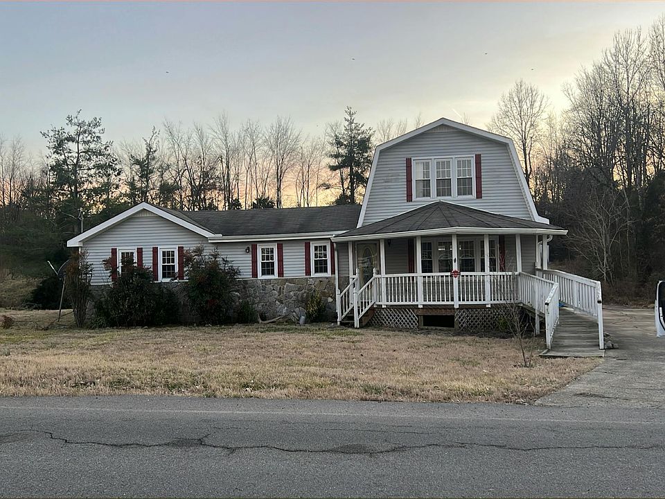 1st image of 565 Brattontown Cir