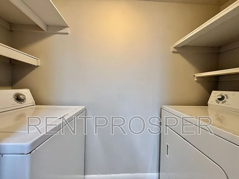 6104 Curry Ford Rd #108 — Photo 8