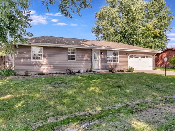 2 Southview Dr, Sidney, IL 61877