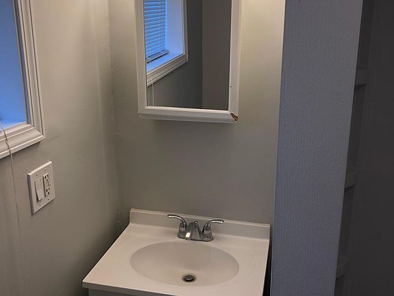 4th image of 136 E Liberty St #1