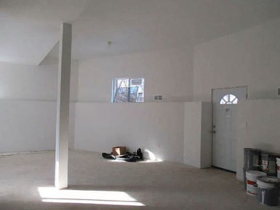 4th image of 126 Scribner Ave