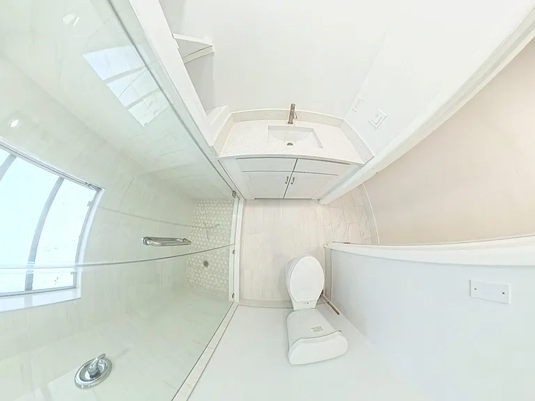 341 Henthorne Dr — Photo 11