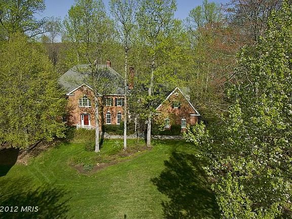 3rd image of 2498 Tree House Dr