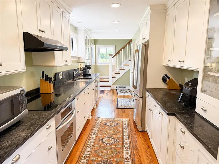 41 Calvert Pl — Photo 7