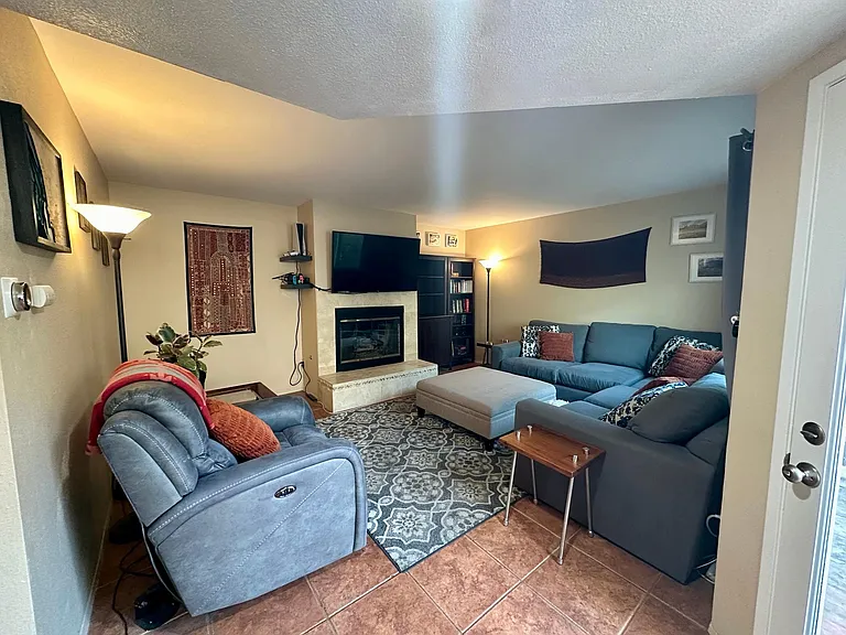 1445 Grand Ave #A — Photo 2