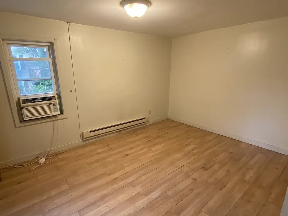 6 Harvard St #1F