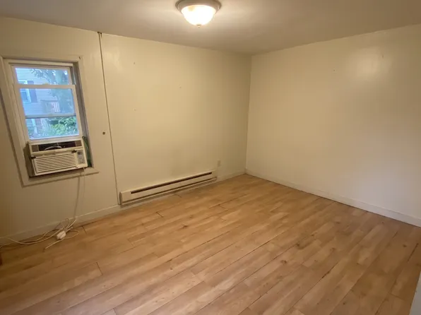 6 Harvard St #1F, Schenectady, NY 12304
