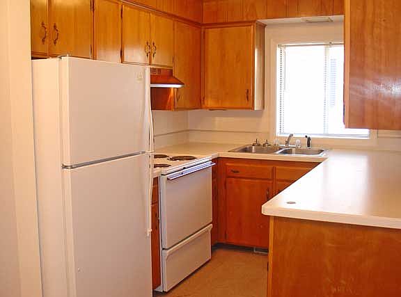 4th image of 827 Poly Dr APT 3