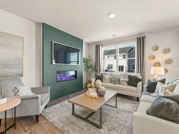 1032 Sutherland Ln, Lawrenceville, GA 30043