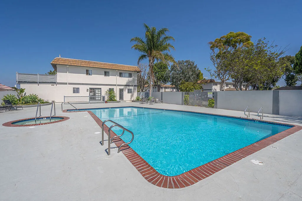 Ocean Villas Apartments — Photo 2