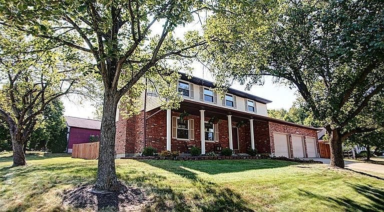 1st image of 560 Royal Arms Ct