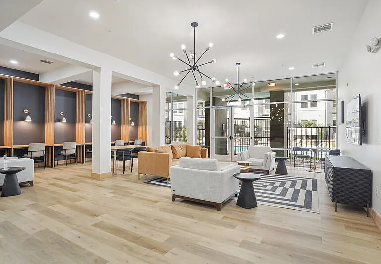 4000 Hulen Apartments — Photo 7