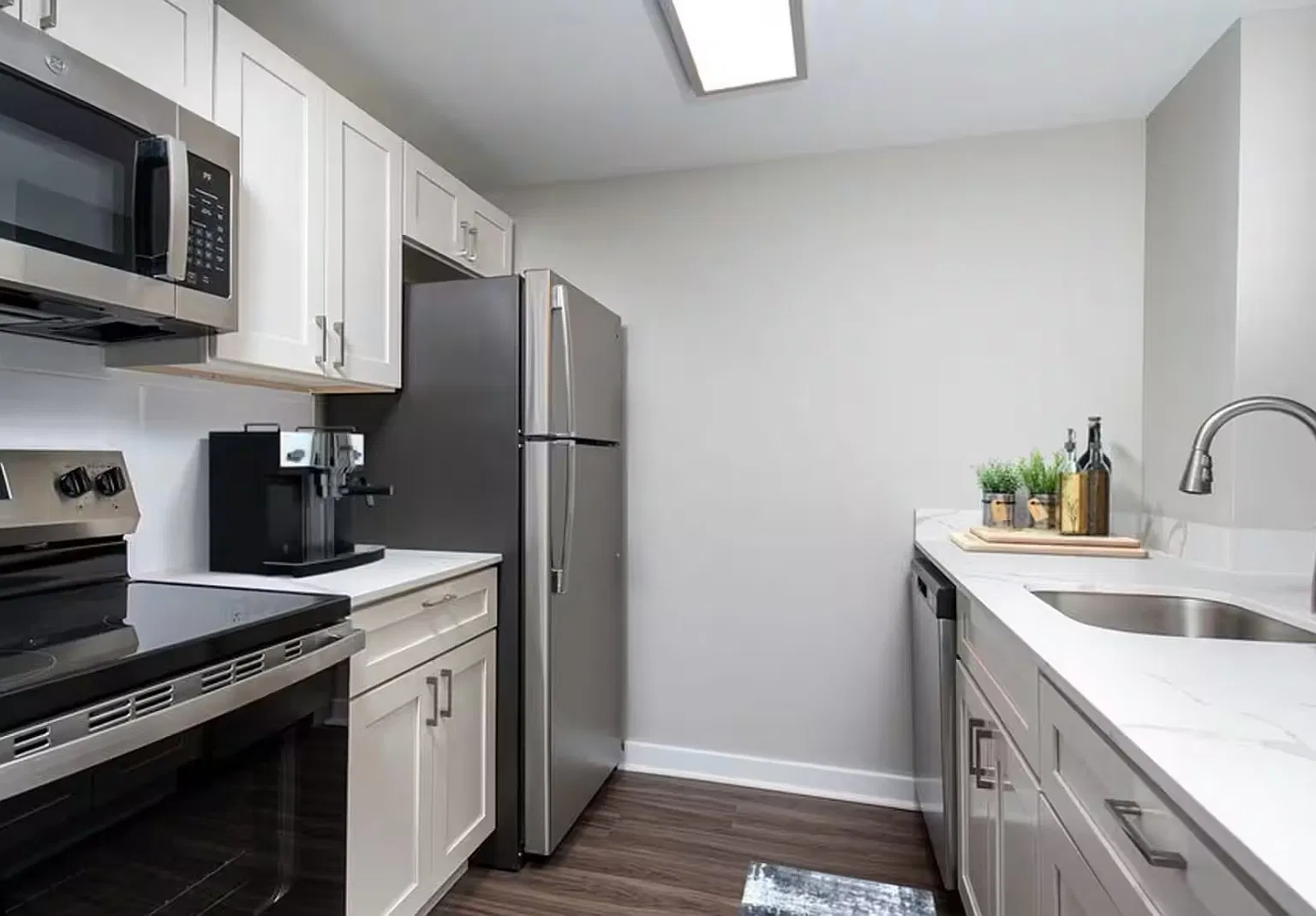 32 Cattano Ave — Photo 1