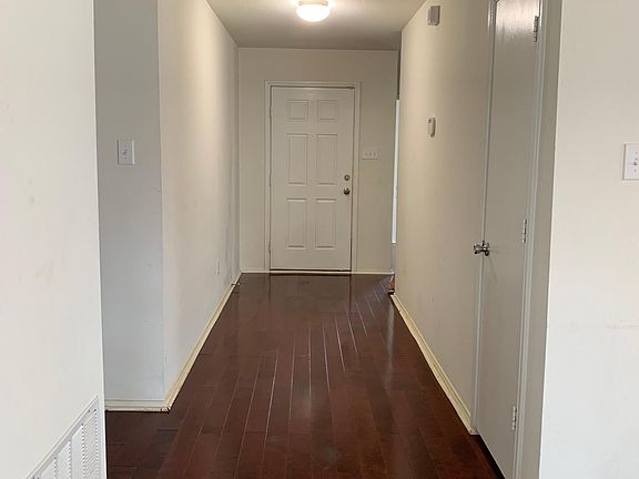 4th image of 949 Newberry Trl