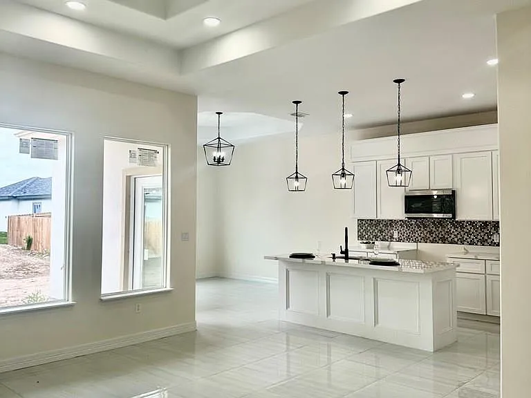 718 Ava Dr — Photo 8