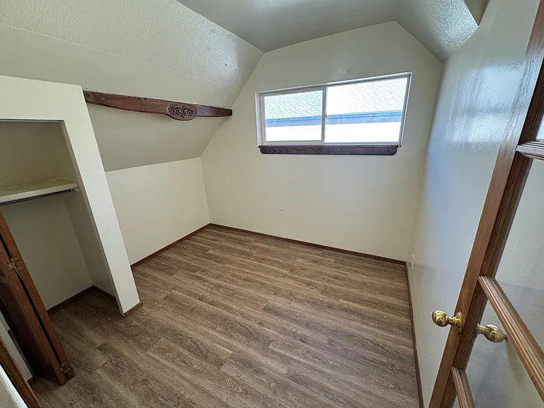 182 S Jefferson Ave — Photo 4