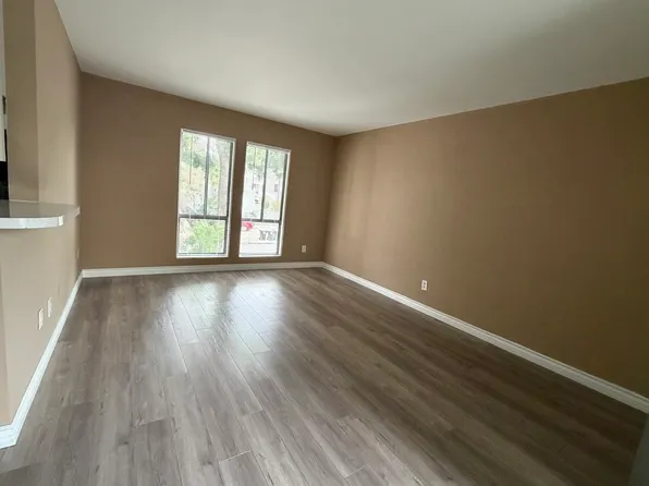 10940 Hesby St APT 12, North Hollywood, CA 91601