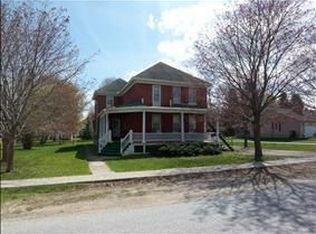 43 Chapman St, Rouses Pt, NY 12979