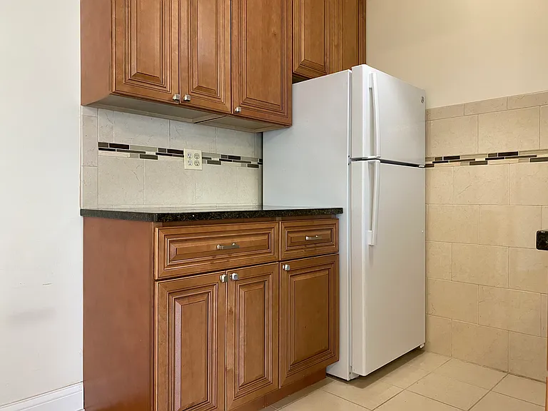 4552 N Clark Street — Photo 22