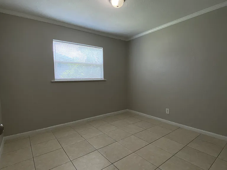 Front bedroom #2