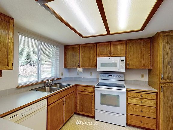 5th image of 26107 Edgewater Blvd NW