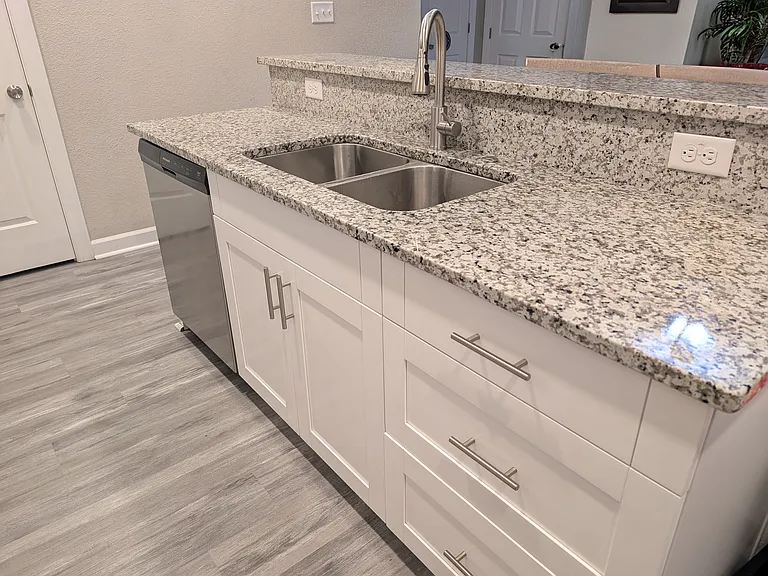 4117 Franklin St — Photo 18
