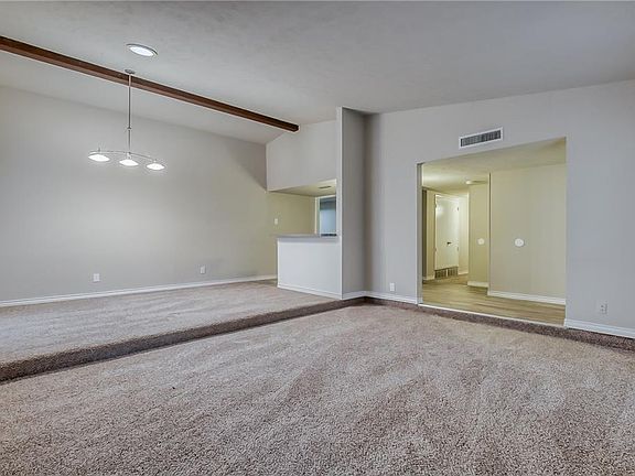 3rd image of 916 Goodwin Dr