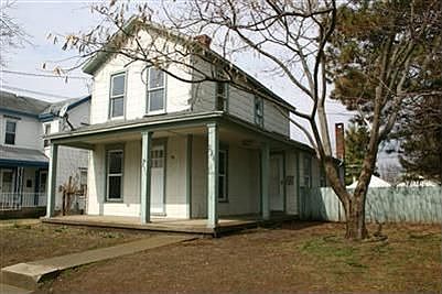 2nd image of 231 E Shannon Ave