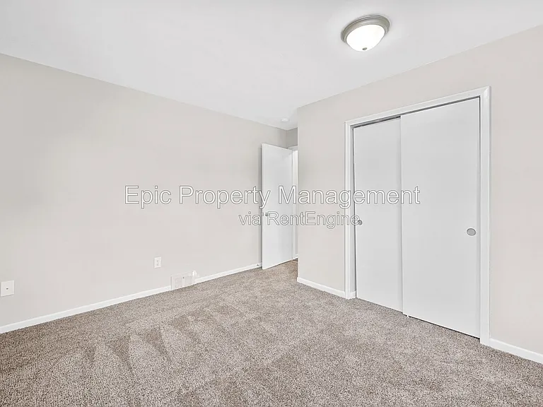 Cavalier Manor — Photo 45